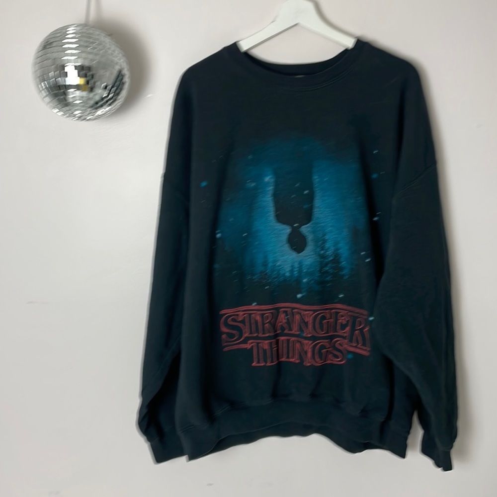 🙃 STRANGER THINGS the upside down graphic crewneck sweatshirt XXL 🙃